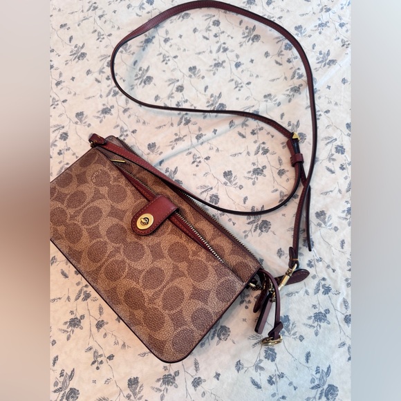 Coach Tan and Red Crossbody Bag - Picture 5 of 9